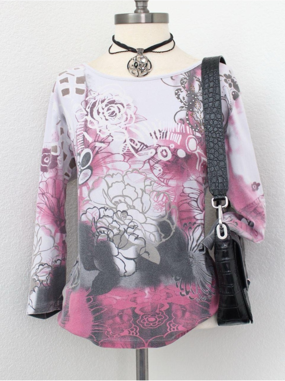 90s edgy grunge graphic tee with rhinestone details